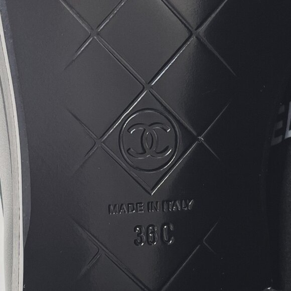 CHANEL Quilted CC Turn Lock Loafer 36C Black Leather Gold Logo Hardware - Picture 11 of 13